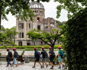 © Mariani Francesca - Scolaresca in visita alle rovine di  Hiroshima